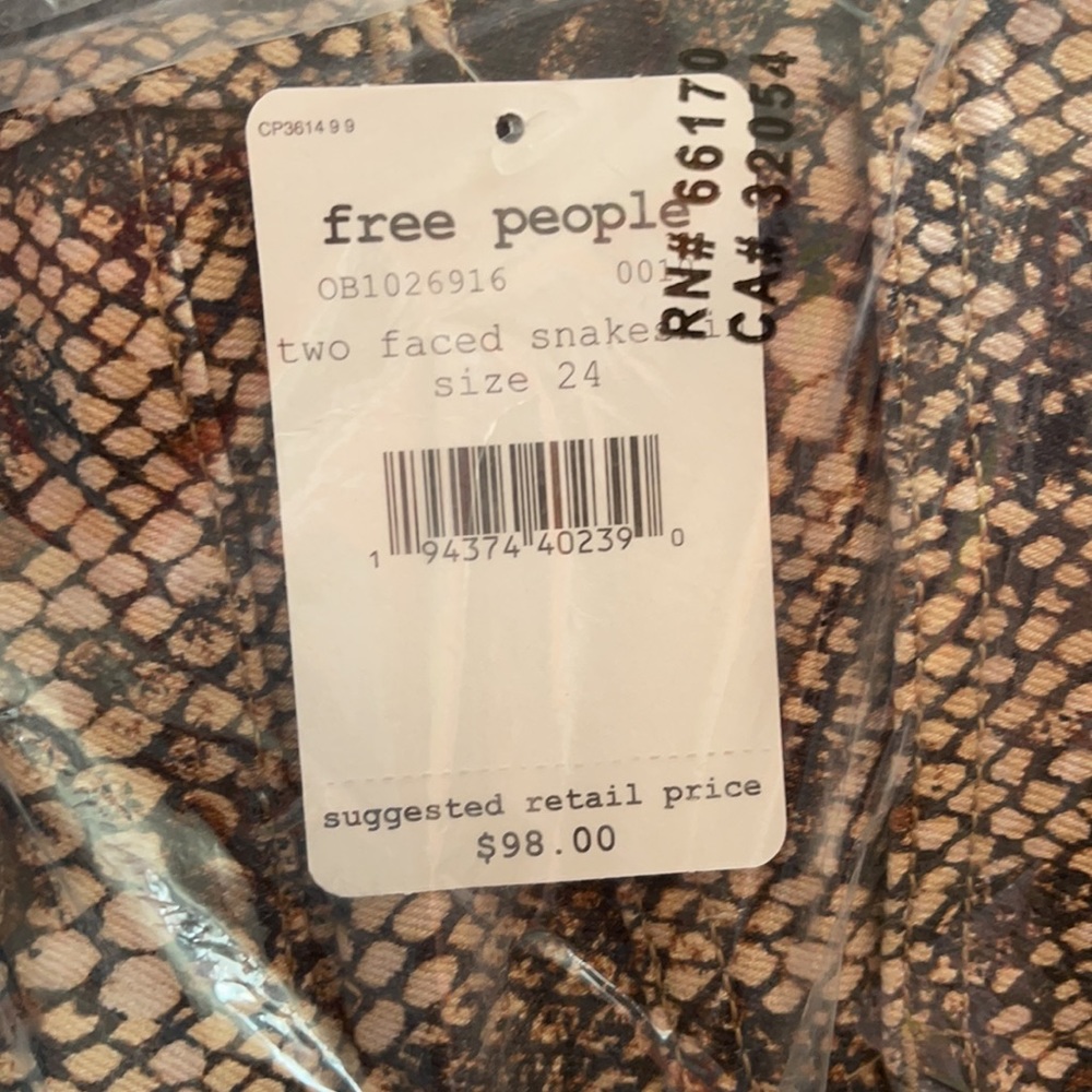 Free people High-Rise Snakeskin Crop Skinny Jeans (2 for $30) - Picture 4 of 4